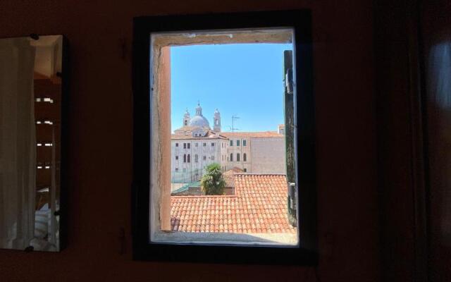 CA' ROMANTICA - BIG APPARTMENT at ACCADEMIA