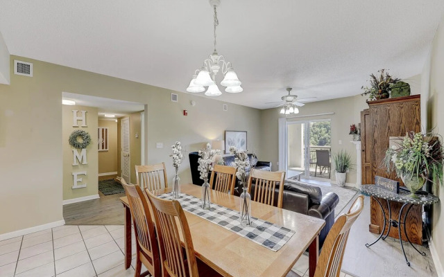 Whispering Pines by Vtrips