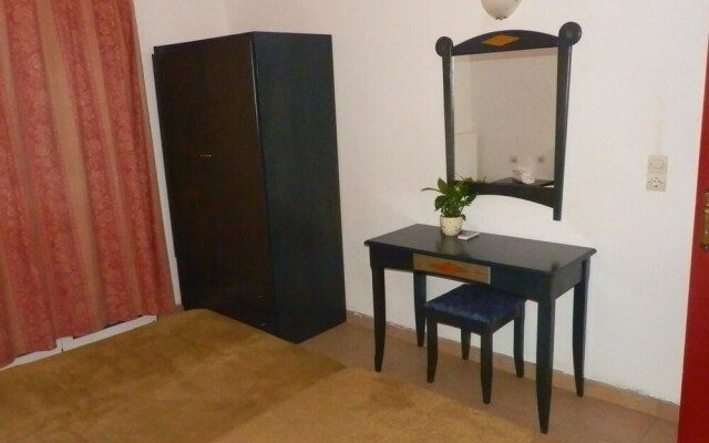 Calma Apartments & Studios