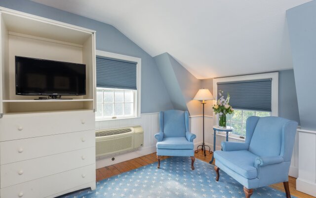 Breakwater Inn