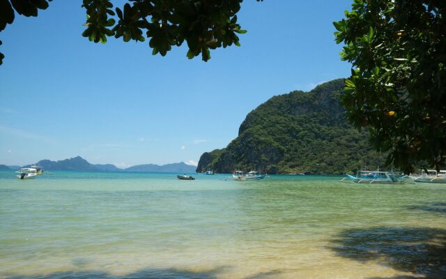 El Nido Mahogany Beach