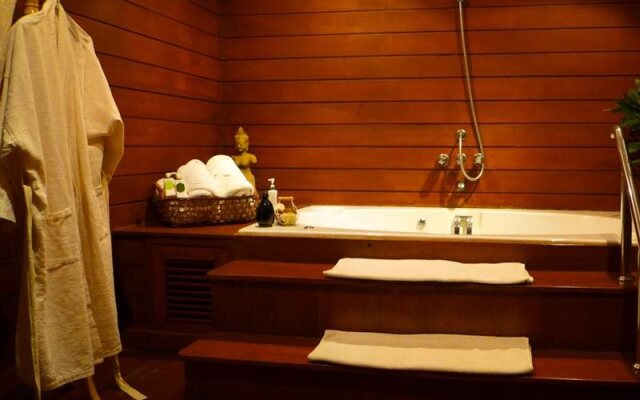 Peace Pool Boutique Hostel