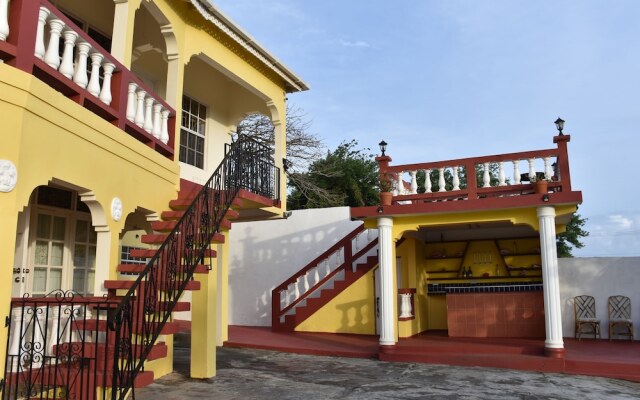 Amarilla Apts