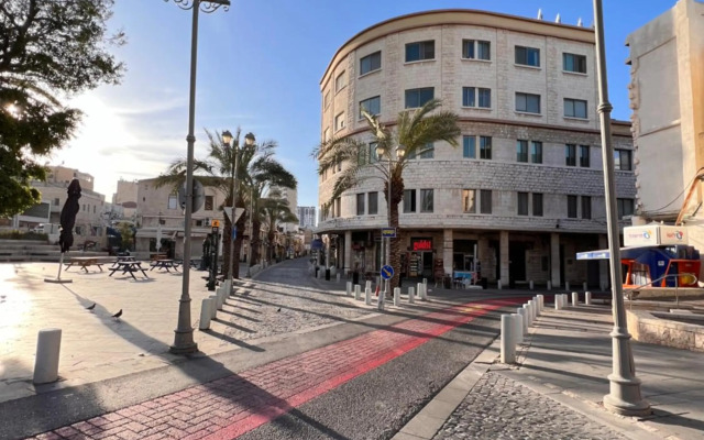 Paris Square Apartments Downtown