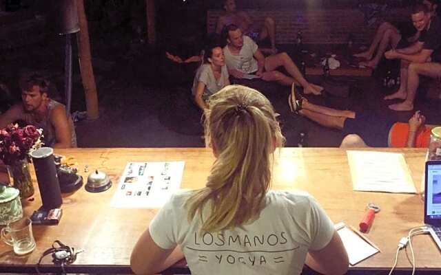 Losmanos Hostel