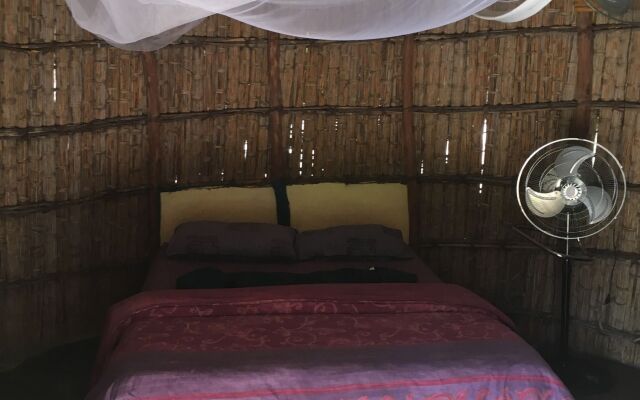 Baobab Beach Lodge & Backpackers