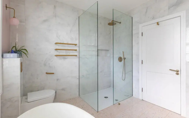 Westbourne Park Road XVI by Onefinestay