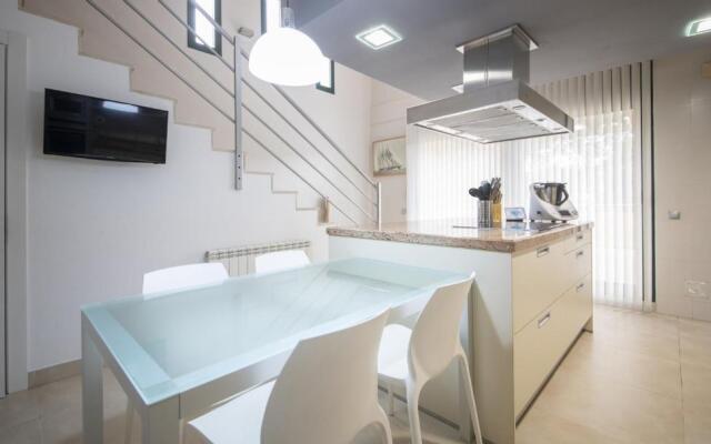 TH150 Modern house in Tamarit with private pool