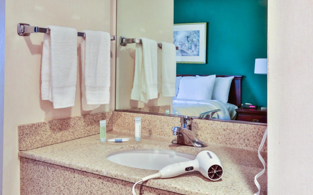 The View Inn & Suites
