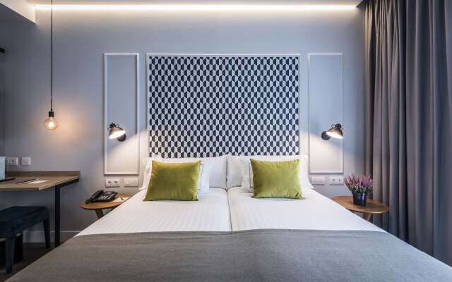 Intelier Victoria Hotel