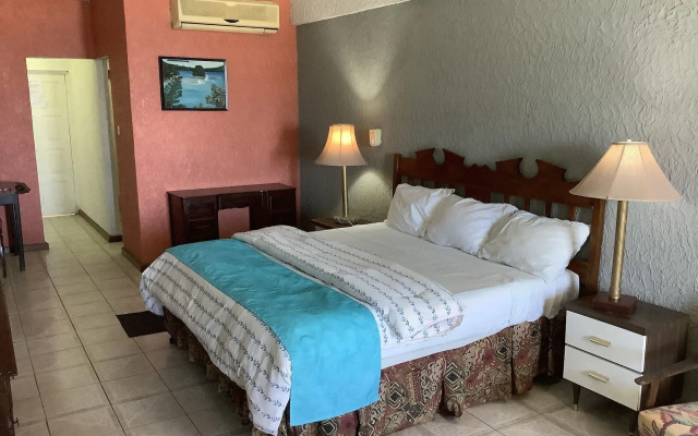 Cariblue Beach Hotel And Scuba Diving Resort