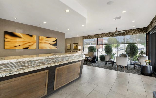 Best Western Plus Carriage Inn