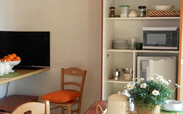 La Foresteria di Borgogelsi Apartments