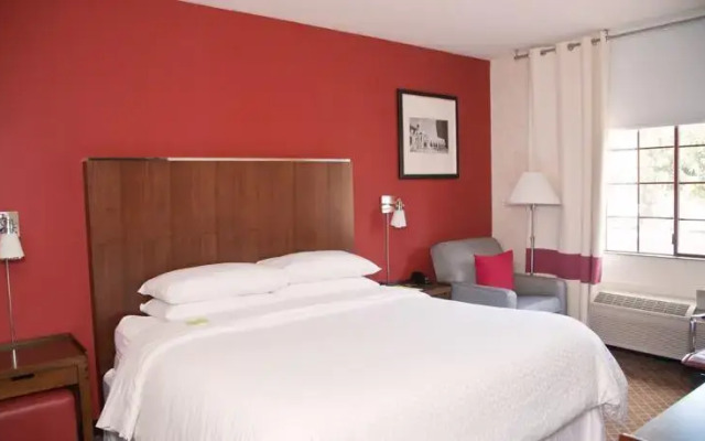Summit Hotel