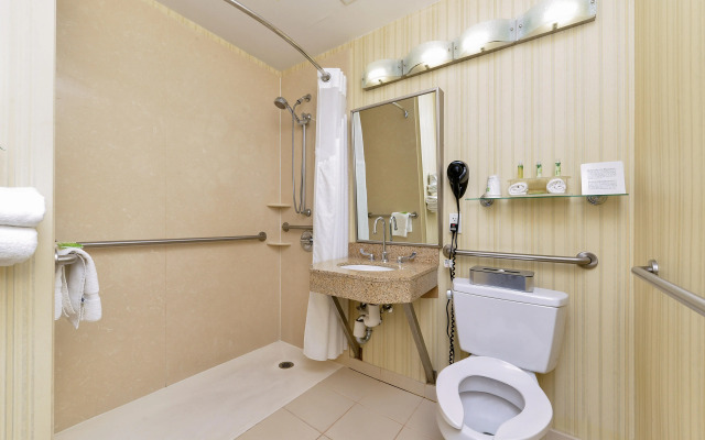 Holiday Inn Express Laguardia Airport by IHG