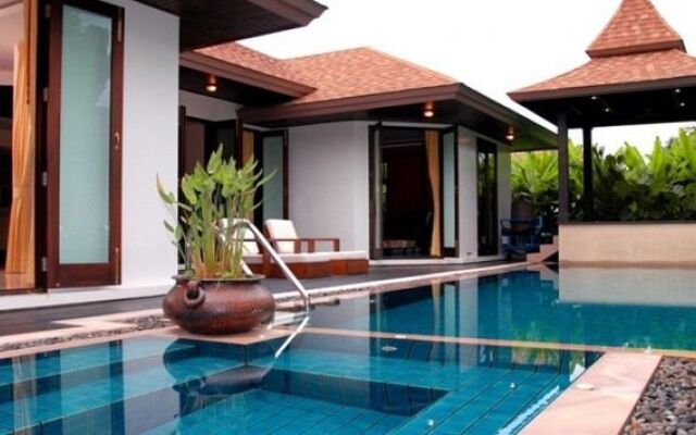 Phuket Ratchamaka Pool Villa