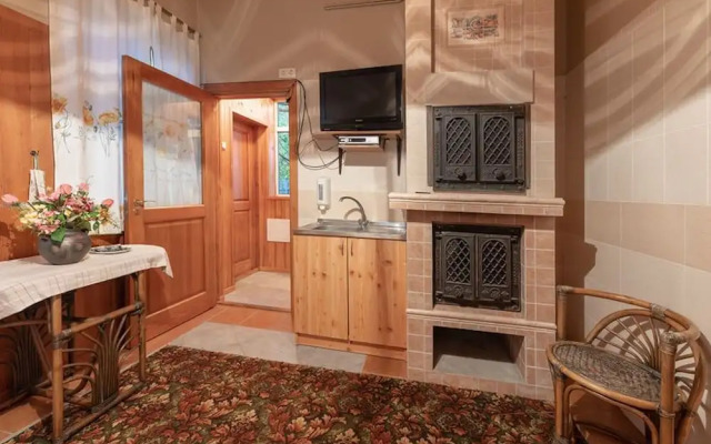 Valensija - Cute Cottage in big Yard