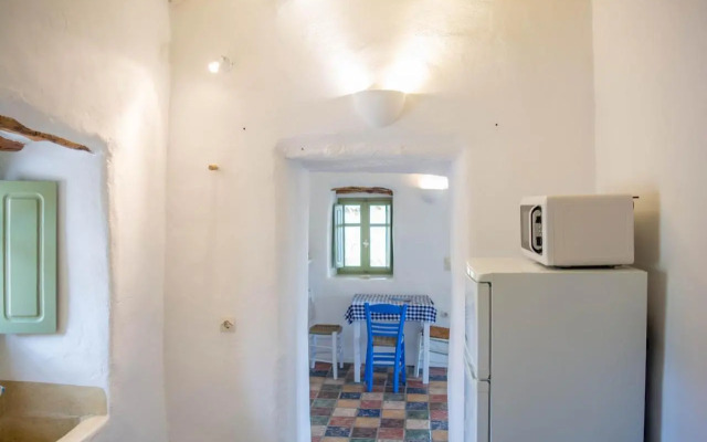 Perivoli House