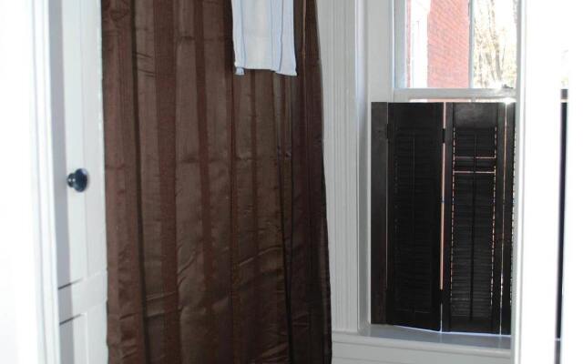 Inn At Patrick Henry's