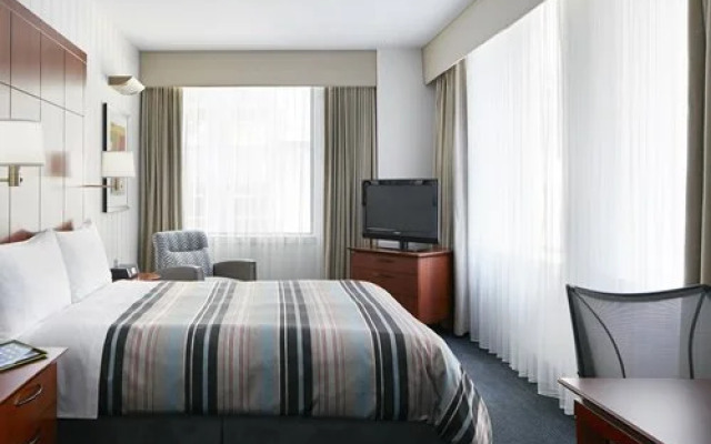 Club Quarters Hotels, Central Loop - 5 Nights, Chicago, USA
