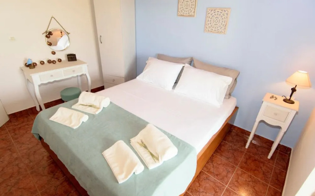 Aoria Traditional House With Stuning Mountain View