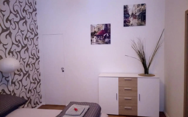Gallys Apartments
