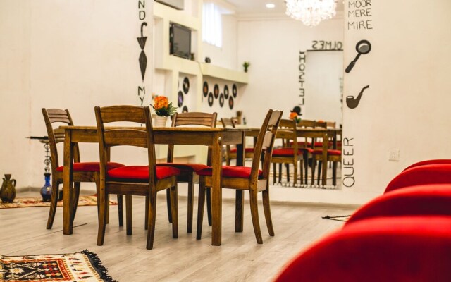 Sherlock Holmes Hostel Baku