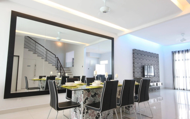 Shamrock Beach Villas Seaview 15