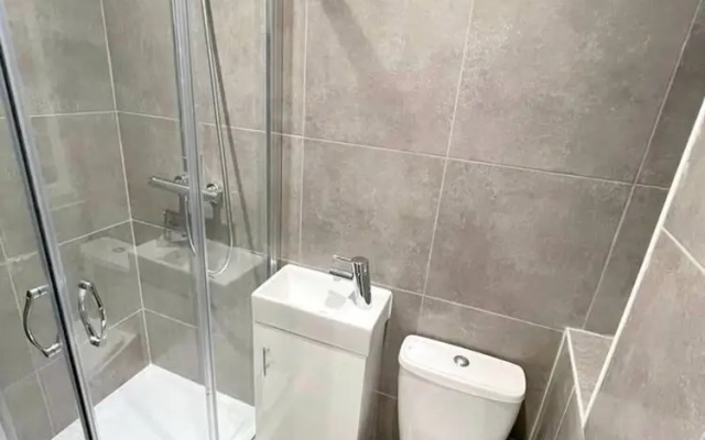 Spacious 3-bed Apartment in London