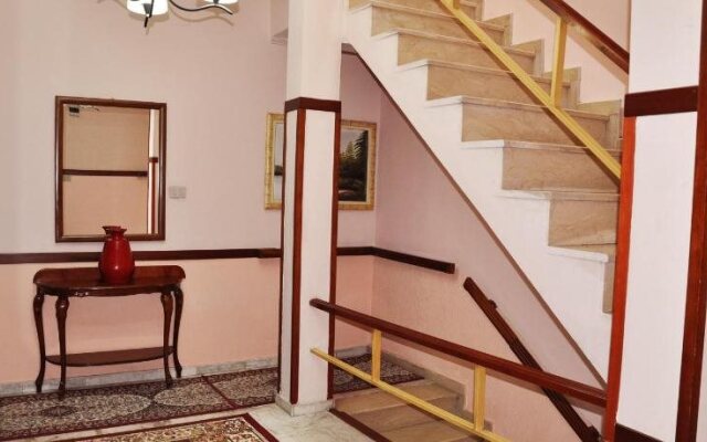 Hotel Lugano Tirana