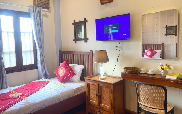 Lao Lu Lodge