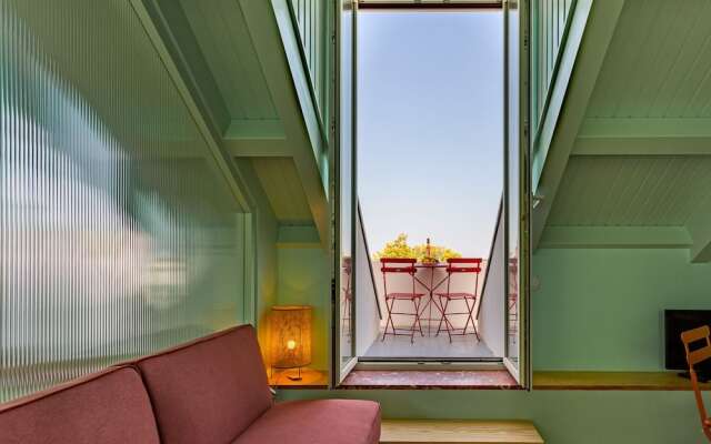 Pombaline Building V. Real Santo António