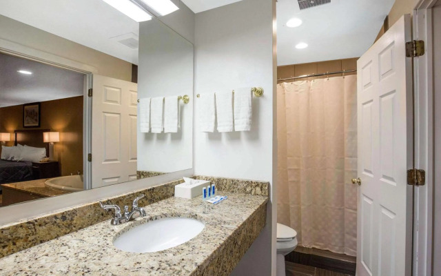Rodeway Inn Lyons - La Grange