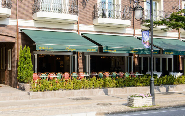 hotelImage