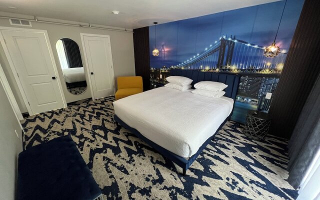 Lighthouse Inn & Suites