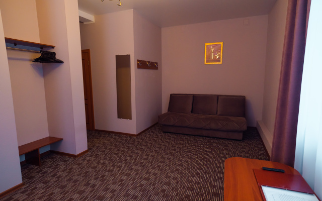 Kiya Hotel