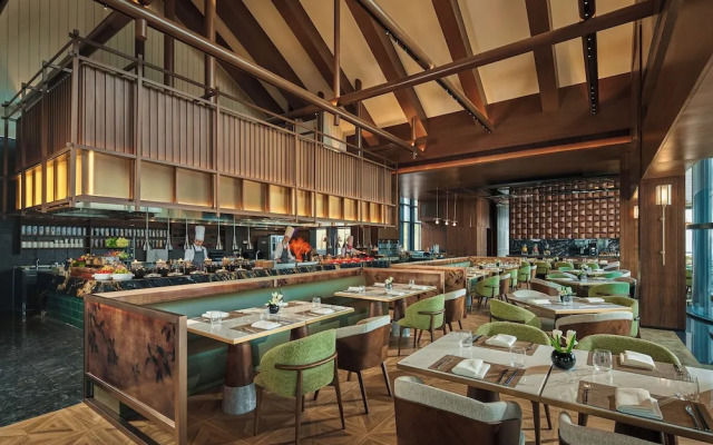 Hualuxe Chongqing Wushan by IHG
