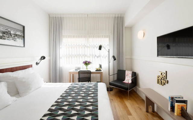 Lily & Bloom Hotel
