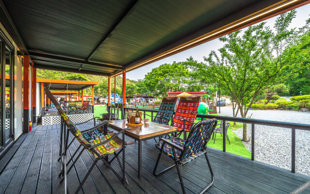 Saeyeon Glamping & Caravan Pocheon