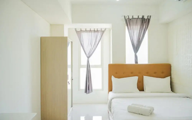 Comfy and Cozy Studio Silk Town Apartment