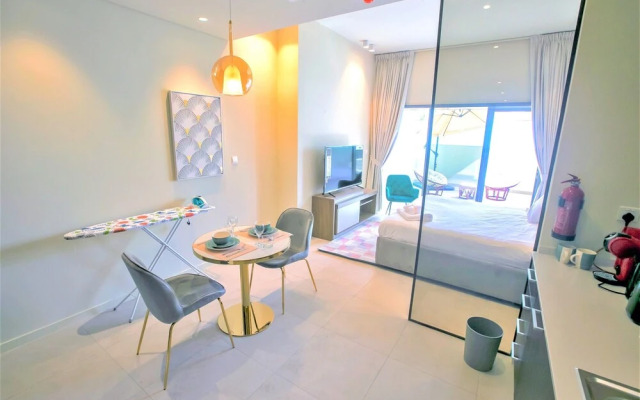 Stunning Studio With Balcony at Park View Dubai