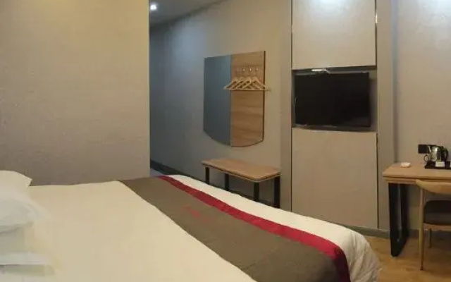 Zsmart Hotel (Ningbo Fenghua Yuelin Wanda Plaza)