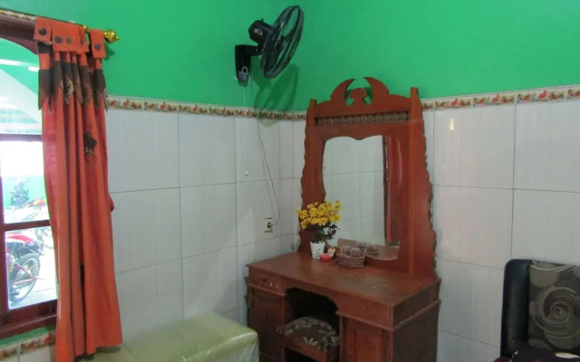 Losmen Kinasih Puncak & Gazebo Pandang by ZUZU