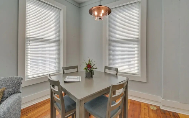 Modern Downtown Hot Springs Vacation Rental!