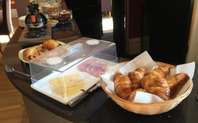 Palm Grove Apartments