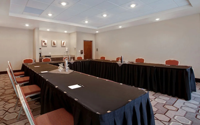 Ramada by Wyndham St. Paul AB