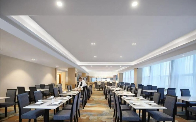 Vienna International Hotel (Tai'an High Speed Railway Station)