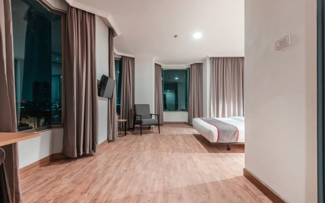 Super OYO Townhouse 2 Hotel Gunung Sahari