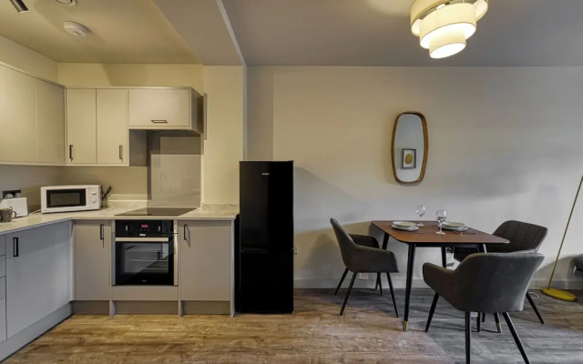 Renaissance House Apartments