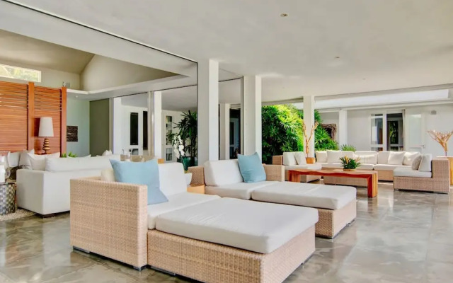 Breathtaking Ocean-view Home w Pool Modern Design